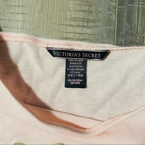 VICTORIA’S SECRET LONG SLEEVE TEE-SHIRT 💕 - Picture 3 of 4